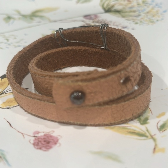 Vintage Soul Genuine Peach Leather Bracelet - Picture 2 of 2